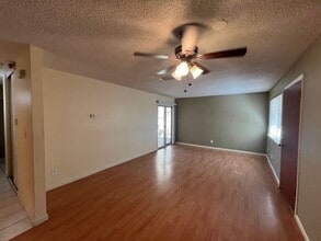 2336 Nancy Ln in Modesto, CA - Building Photo - Building Photo