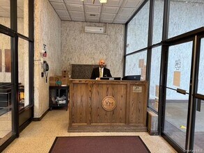 150-38 Union Tpke, Unit Phg in Queens, NY - Building Photo - Building Photo