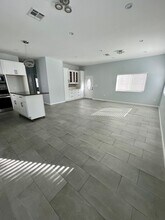 1040 Ruberta Ave in Glendale, CA - Foto de edificio - Building Photo