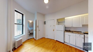 334 East 93 Street in New York, NY - Building Photo - Floor Plan