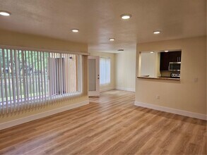 2627 NW 33rd St in Oakland Park, FL - Building Photo - Building Photo