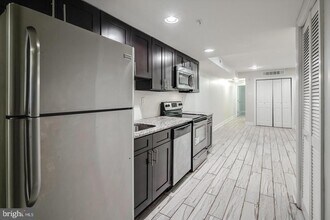 319 N Preston St in Philadelphia, PA - Building Photo - Building Photo