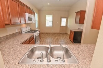 5502 Floral Valley Ln in Katy, TX - Building Photo - Building Photo