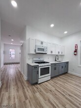 48 N York St-Unit -1F in Paterson, NJ - Building Photo - Building Photo
