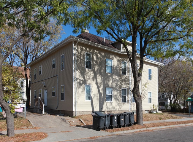 2701 Aldrich Ave N in Minneapolis, MN - Foto de edificio - Building Photo