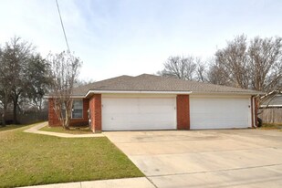 3908 Honey in North Richland Hills, TX - Building Photo