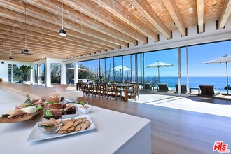 24683 Pacific Coast Hwy in Malibu, CA - Building Photo - Building Photo