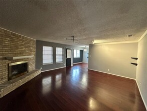 11206 Blossom Bell Dr in Austin, TX - Building Photo - Building Photo