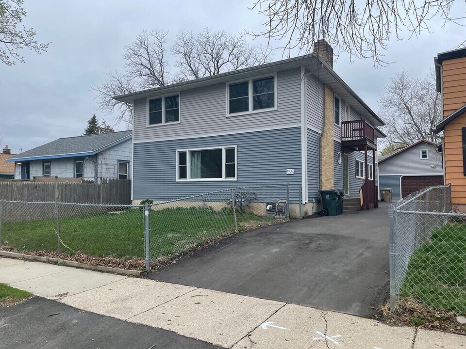 1930 Baird St in Madison, WI - Building Photo