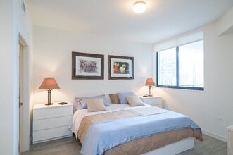 999 SW 1st Ave, Unit 2701 in Miami, FL - Building Photo - Building Photo