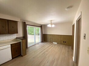 6816 N Parkwood Dr in Peoria, IL - Building Photo - Building Photo