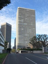 Bunker Hill Tower - Downtown Angeles in Los Angeles, CA - Foto de edificio - Building Photo