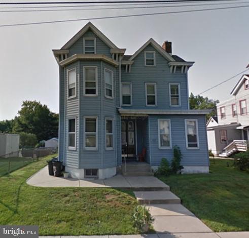 property at 223 W Bridge St