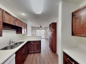 7636 Connemara Ave in Las Vegas, NV - Building Photo - Building Photo
