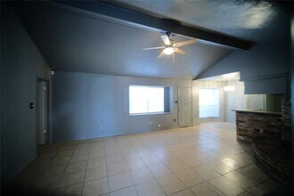 12327 Bexley Dr in Houston, TX - Foto de edificio - Building Photo