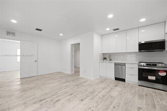 1041 NE 9th Ave in Fort Lauderdale, FL - Building Photo - Building Photo