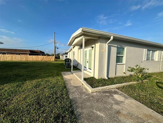 6025 Deming Ave in North Port, FL - Building Photo - Building Photo