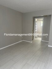 5413 satsuma dr in Zephyrhills, FL - Foto de edificio - Building Photo