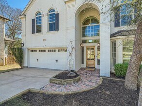 8915 Spicebrush Dr in Austin, TX - Building Photo - Building Photo