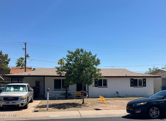 property at 3419 W Glenn Dr