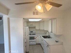 51085 Eisenhower Dr in La Quinta, CA - Foto de edificio - Building Photo