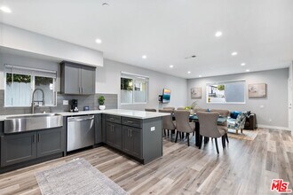 1128 Magnolia Ave in Los Angeles, CA - Building Photo - Building Photo