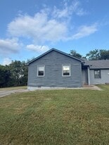 124 Crestview Dr in Franklin, KY - Building Photo