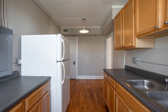 The Terrace in Macon, GA - Building Photo - Interior Photo