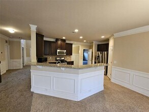 10 Creekview Dr in Cartersville, GA - Building Photo - Building Photo