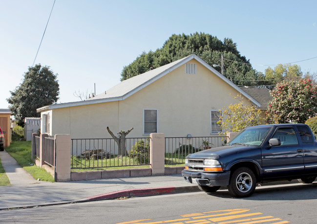 4716 Elizabeth St in Bell, CA - Building Photo - Building Photo