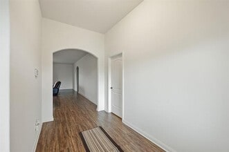 719 W Milas Ln in Glenn Heights, TX - Building Photo - Building Photo