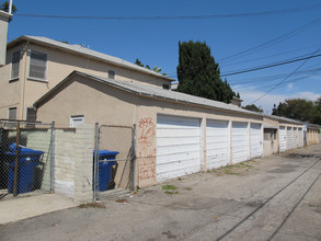 2928 W Martin Luther King Jr Blvd in Los Angeles, CA - Building Photo - Building Photo