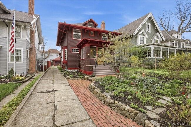 45 Summit Ave in Buffalo, NY - Building Photo - Building Photo