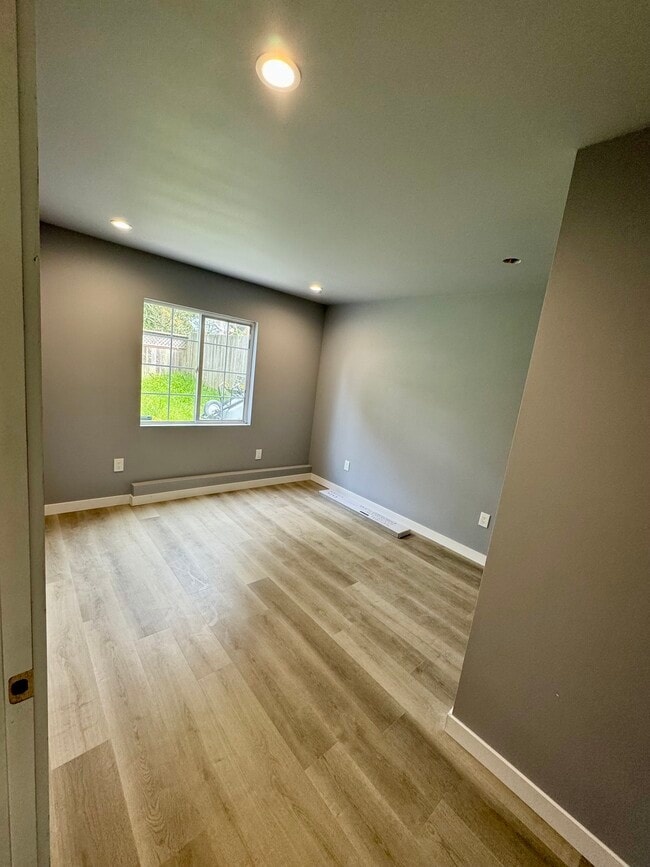 881 Skyline Dr in Daly City, CA - Foto de edificio - Building Photo