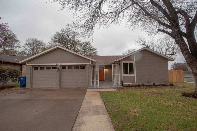 2800 Bushnell Dr in Austin, TX - Building Photo - Building Photo