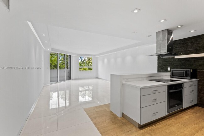 property at 181 Crandon Blvd