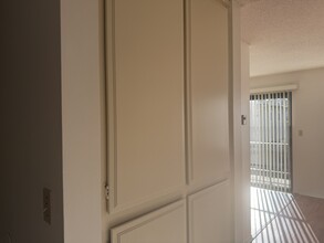 727 S Alma St, Unit 6 in Los Angeles, CA - Building Photo - Building Photo