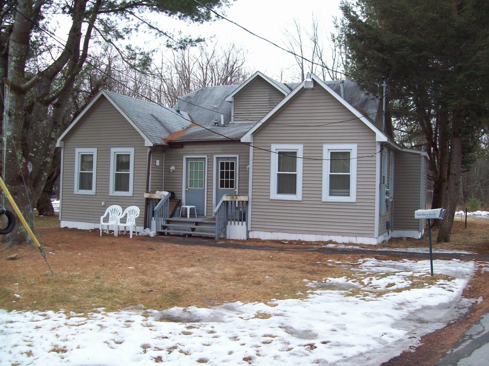 1007 State Route 52 in Loch Sheldrake, NY - Foto de edificio