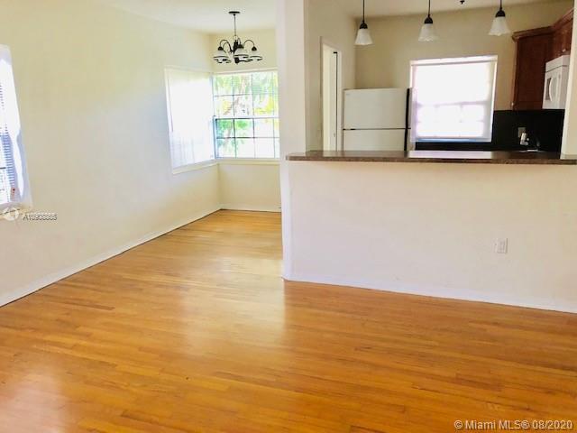 1002 Douglas Rd-Unit -2 in Coral Gables, FL - Building Photo - Building Photo