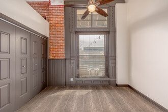 Spaghetti Works Apartments in Wichita, KS - Building Photo - Interior Photo