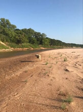 4455 County Rd 127 in Whitesboro, TX - Foto de edificio - Building Photo