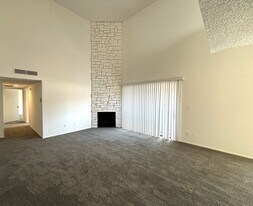 10926 Huston St in North Hollywood, CA - Building Photo