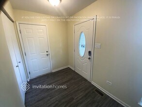 6801 Desert Dr in Plainfield, IL - Foto de edificio - Building Photo