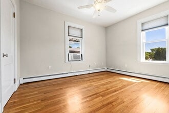 28 Poplar St in Danvers, MA - Building Photo - Building Photo