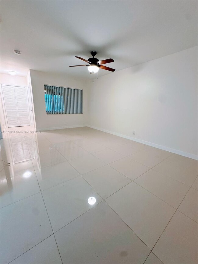 7610 NW 73rd Terrace in Tamarac, FL - Building Photo - Building Photo