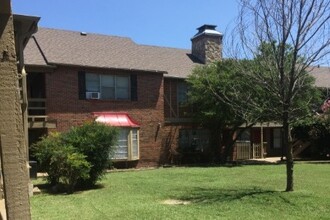 London House Apartments in Bartlesville, OK - Building Photo - Building Photo