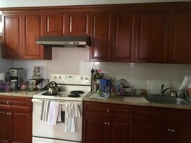 214 N 10th St, Unit 1 in Philadelphia, PA - Building Photo