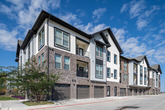 Tacara Weiss Ranch in Pflugerville, TX - Foto de edificio - Building Photo