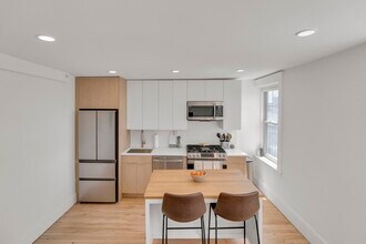 26 Bradlee Rd, Unit 102 in Medford, MA - Building Photo - Building Photo
