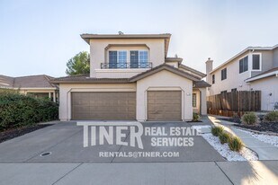 3205 Corniche Ln in Roseville, CA - Building Photo
